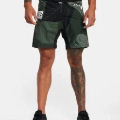 RVCA BJ Scrapper Elastic Walkshorts 15" Shorts And Spats